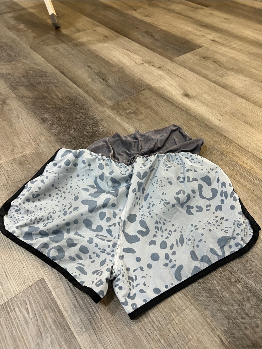 Women’s Adidas Climalite Cheetah print shorts with built in liner size Small - Picture 5 of 7